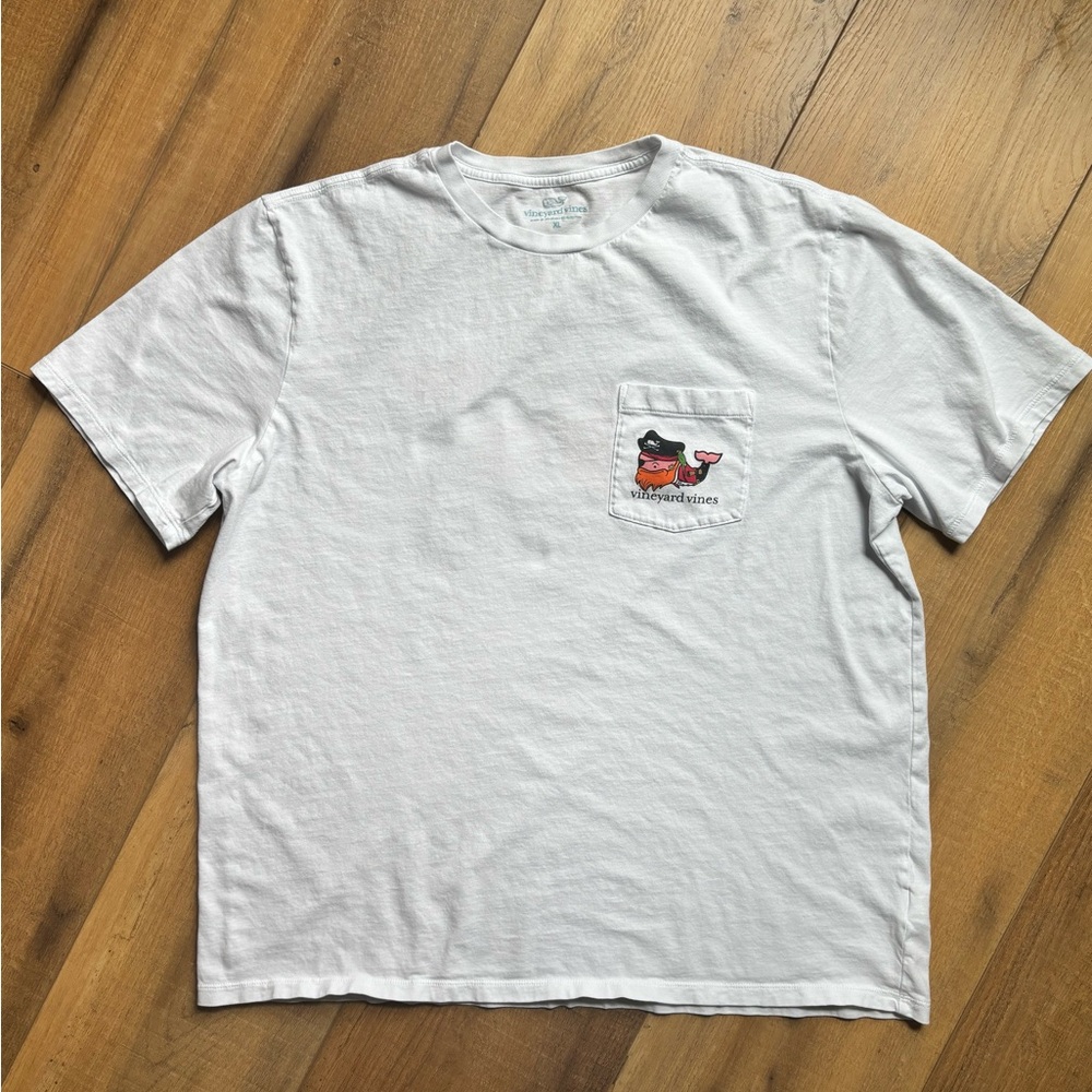 Men’s Vineyard Vines Pirate Whale T-Shirt, Size XL